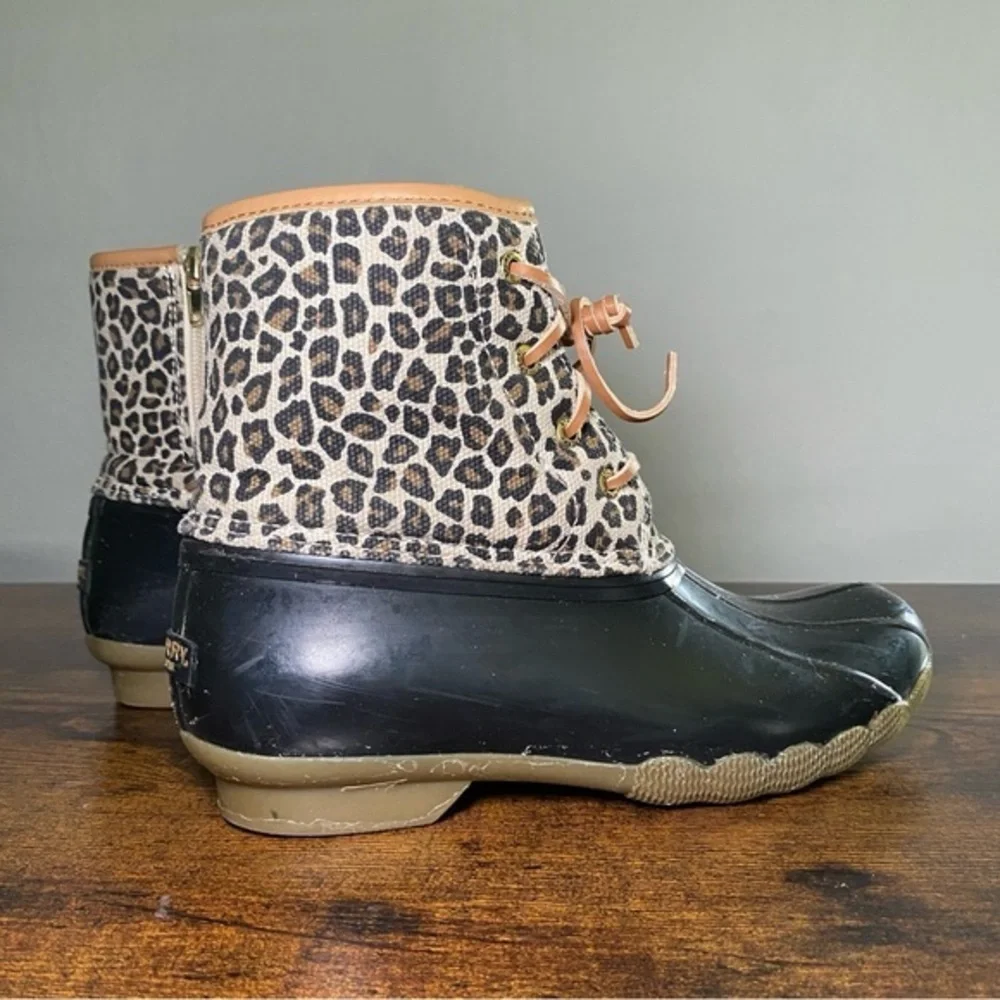Sperry Womens Saltwater Animal Leopard Print Duck Boots Sz 4‎ Water Resistant